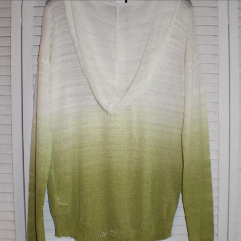 *3/$25* SIGNATURE STUDIO SOFT SHEER HOODIE - Picture 5 of 5
